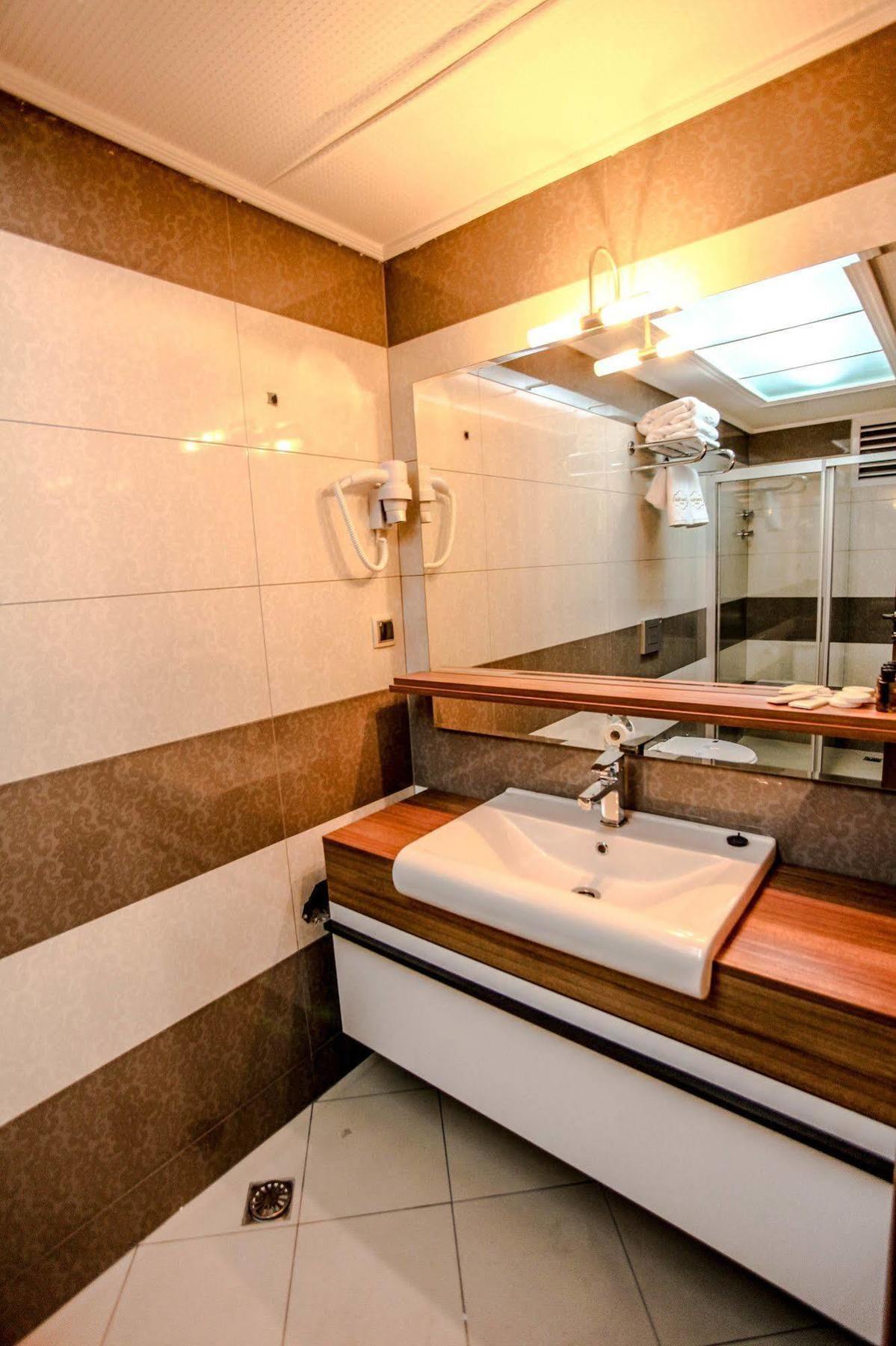 Grand Akcali Otel İskenderun Zewnętrze zdjęcie